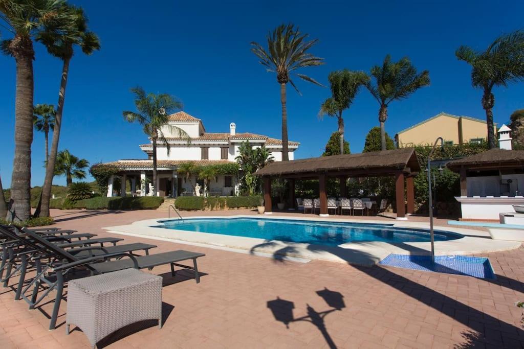 Andalusian Villa On The Sea And The Bay Of Málaga Exterior foto